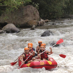 https://windowtraveler.com/image/cache/catalog/Adventure/My%20swing%20bali/raftin2-300x300.jpg