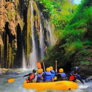https://windowtraveler.com/image/cache/catalog/Adventure/Pekalen%20Raftin/pekalen1-300x300.jpg