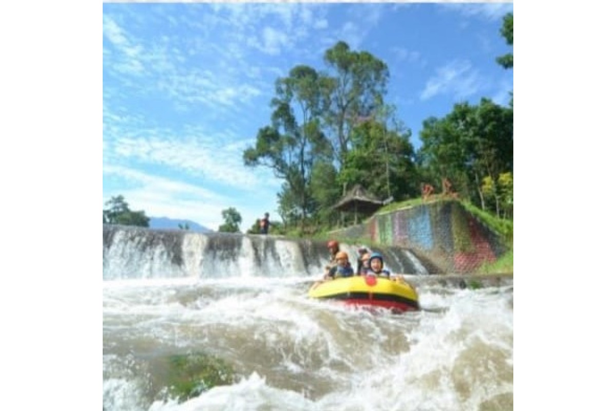 Rafting / arung jeram 7 KM