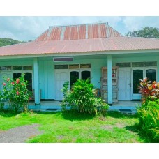 Daniel Lodge Moni - Kelimutu