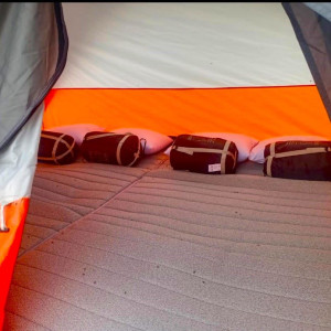 https://windowtraveler.com/image/cache/catalog/Akomodasi/Nimo%20tea%20resort/campin-300x300.jpg