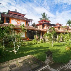 https://windowtraveler.com/image/cache/catalog/Akomodasi/suly%20resort%20ubud/sullyresortandspa2-228x228.jpg
