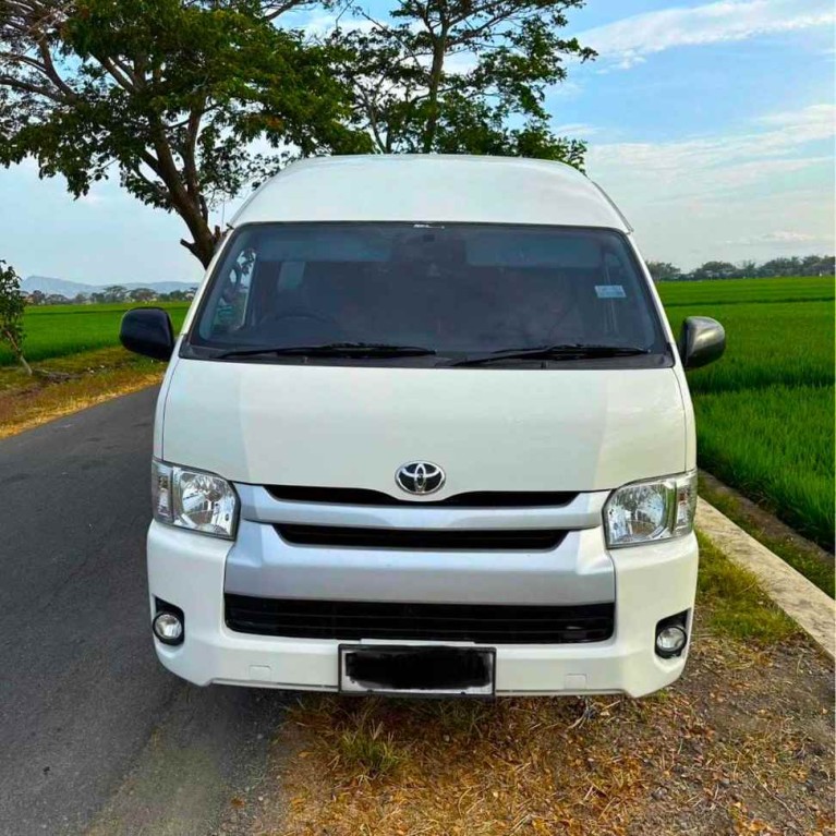 Hiace commuter