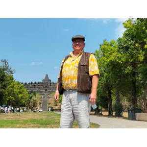 https://windowtraveler.com/image/cache/catalog/tourtravel/%20Jogja%20Duta%20Wisata/brbdr1-300x300.jpg