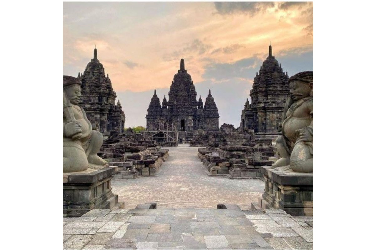Tour Candi Prambanan and Borobudur