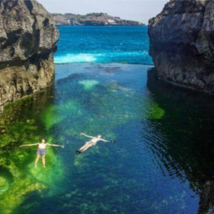 https://windowtraveler.com/image/cache/catalog/tourtravel/Bali%20Crown/WhatsApp%20Image%202023-09-05%20at%2020.41.25%20(1)-300x300.jpeg