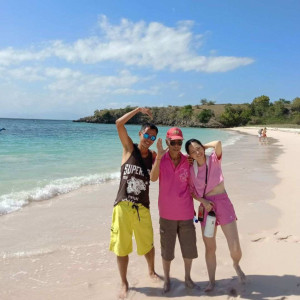 https://windowtraveler.com/image/cache/catalog/tourtravel/Best%20Lombok/WhatsApp%20Image%202024-03-18%20at%2018.00.29%20(1)-300x300.jpg