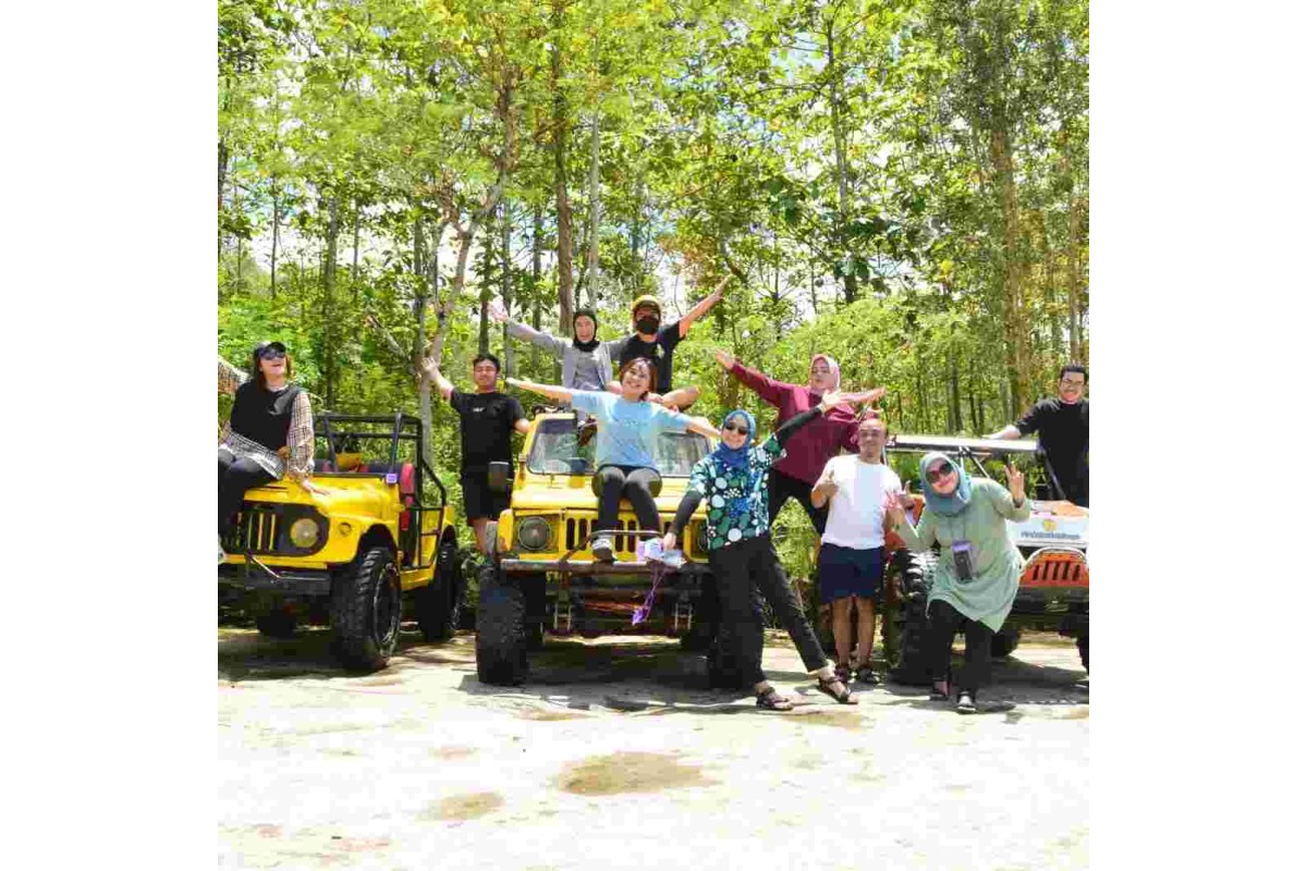 Jeep Off Road  Goa Pindul