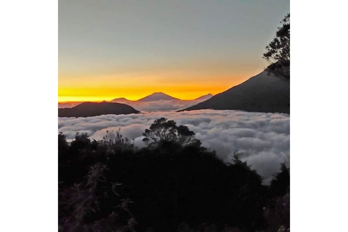 Explore Dieng 3H2M - Premium