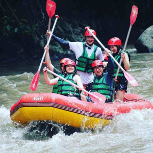 https://windowtraveler.com/image/cache/catalog/tourtravel/DriveInBali/pict2-300x300.jpg