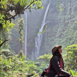 https://windowtraveler.com/image/cache/catalog/tourtravel/shafeera%20Tour/pict2-300x300.jpg